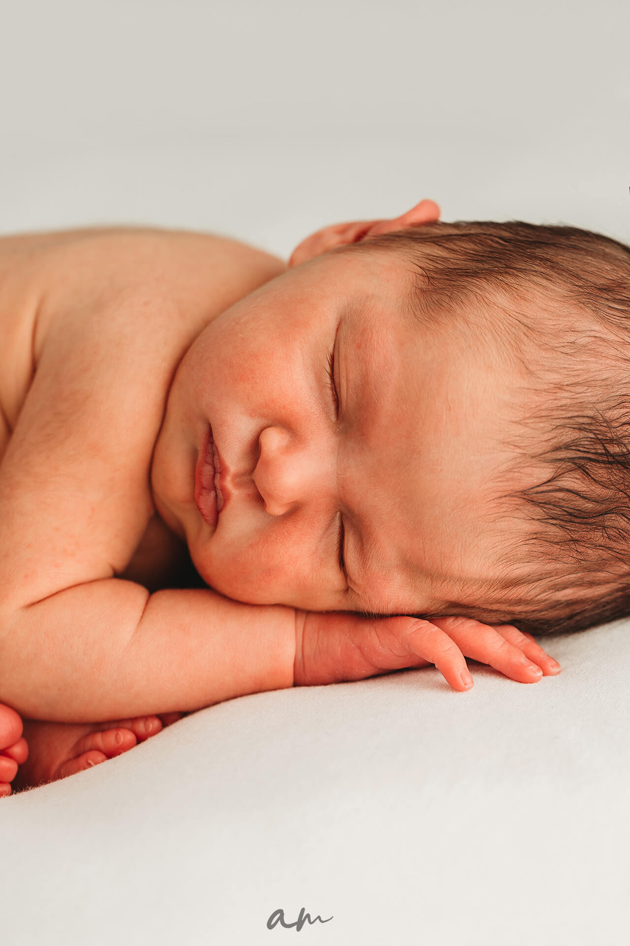 Sesión fotos bebé recién nacido en estudio en Madrid Newborn baby photo session in studio in Madrid