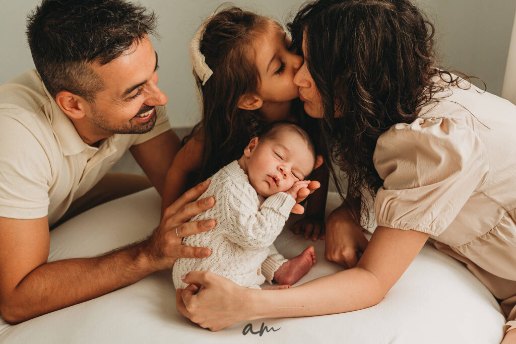 Sesión fotos bebé recién nacido en estudio en Madrid Newborn baby photo session in studio in Madrid