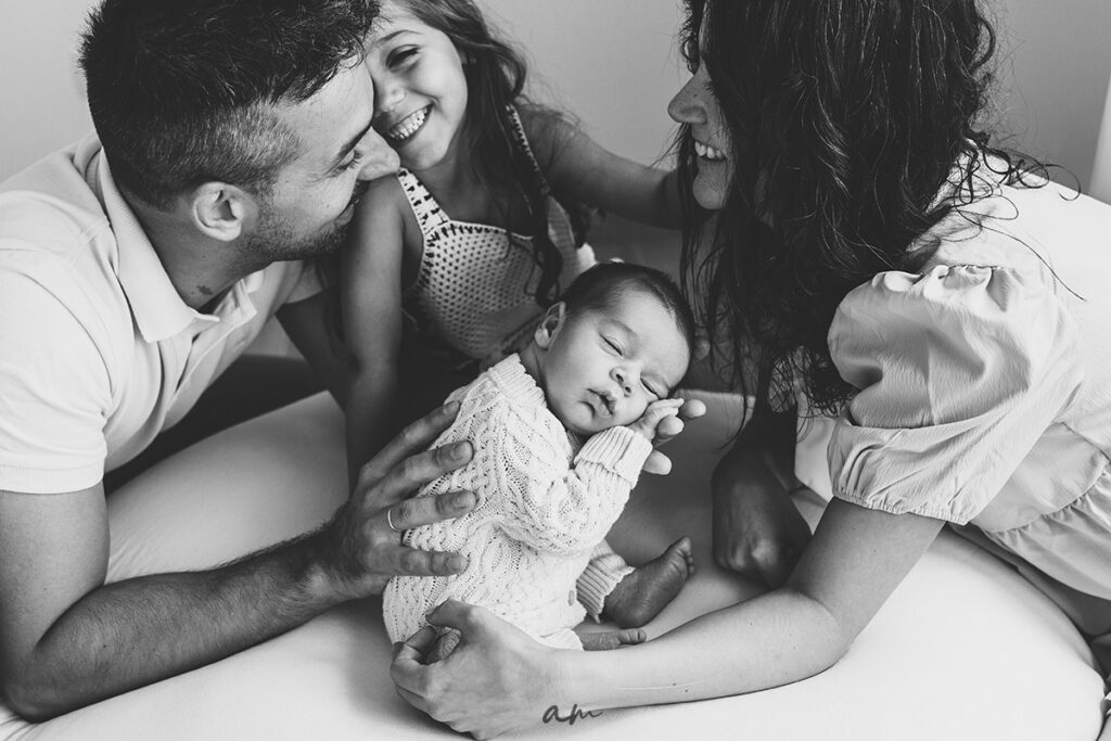 Valor sesión newborn Madrid recuerdos familia AM Babies 
Sesión fotos bebé recién nacido en estudio en Madrid Newborn baby photo session in studio in Madrid