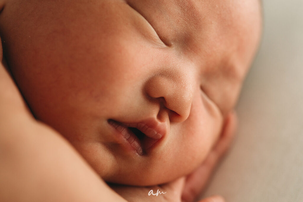 Sesión fotos bebé recién nacido en estudio en Madrid Newborn baby photo session in studio in Madrid Precio sesion newborn madrid