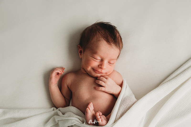 Sesión fotos bebé recién nacido en estudio en Madrid Newborn baby photo session in studio in Madrid