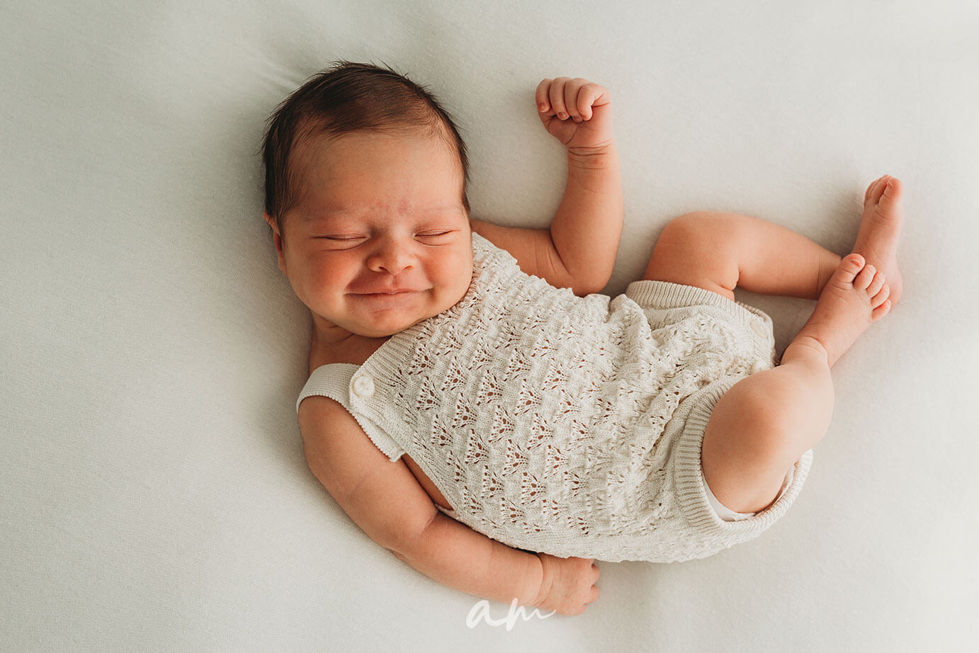 Sesión fotos bebé recién nacido en estudio en Madrid Newborn baby photo session in studio in Madrid Precio sesion newborn madrid