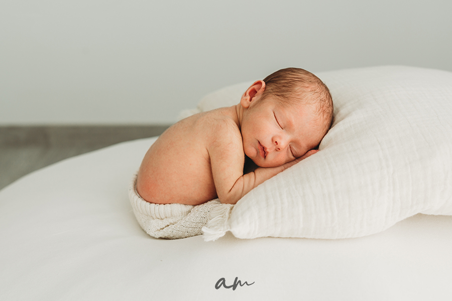Sesión fotos bebé recién nacido en estudio en Madrid Newborn baby photo session in studio in Madrid Precio sesion newborn madrid