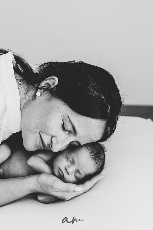 Sesión fotos bebé recién nacido en estudio en Madrid Newborn baby photo session in studio in Madrid Precio sesion newborn madrid